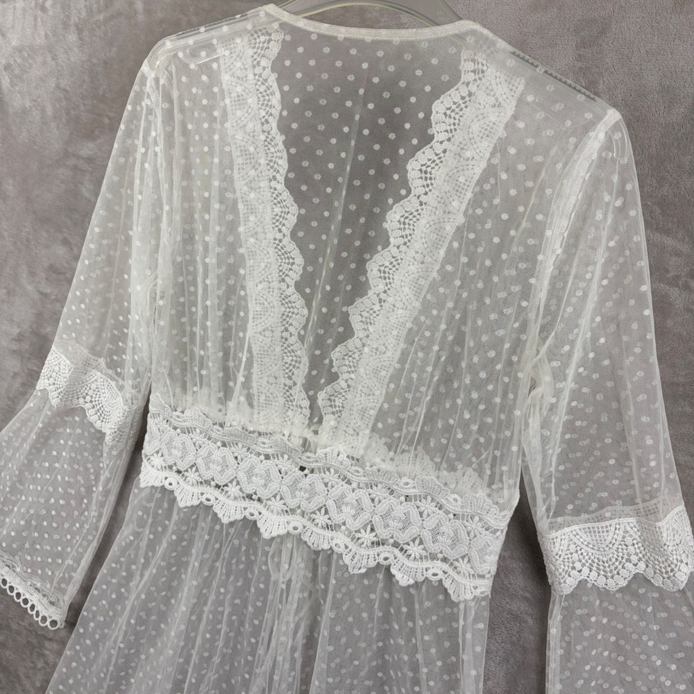 Sheer Lace-Trim White Robe with Tie Front - Picture 5 of 11